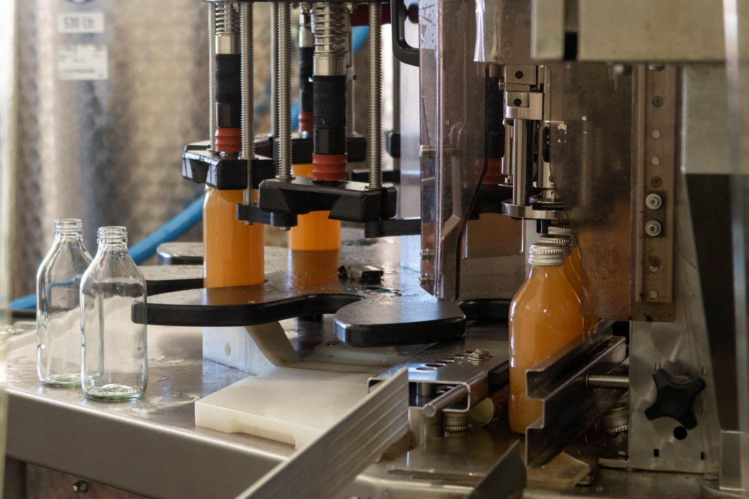 Rscued buteljering av juice flaskor