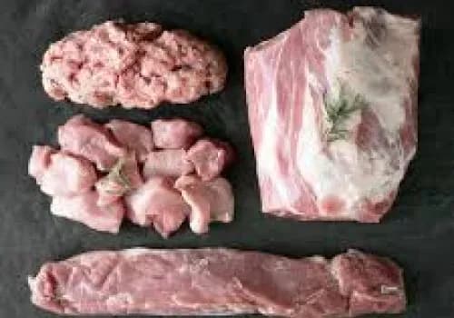 Fina köttbitar, grytbitar och karre men rosmarin kvist